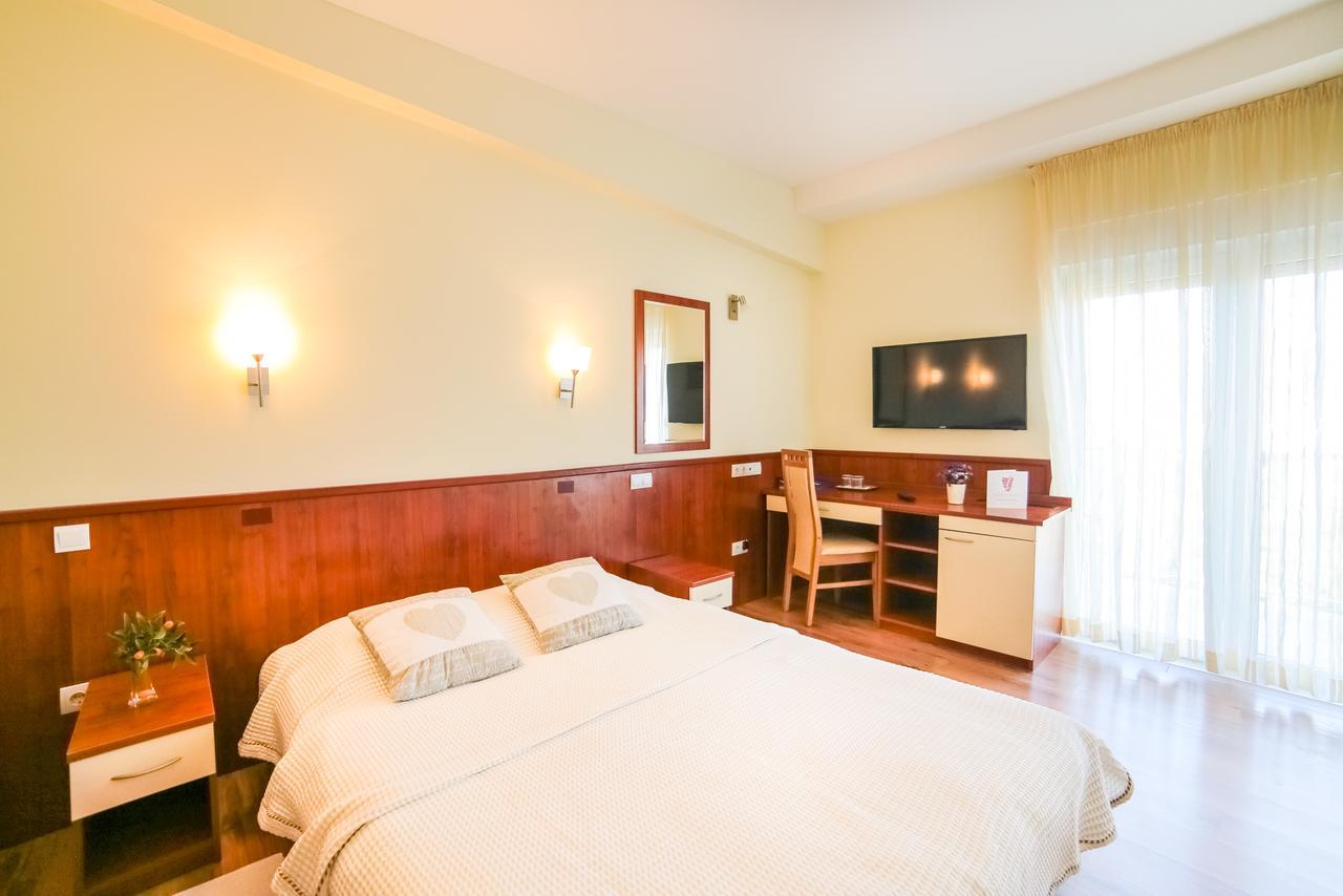 Hotel Merlot Opuzen  Ngoại thất bức ảnh
