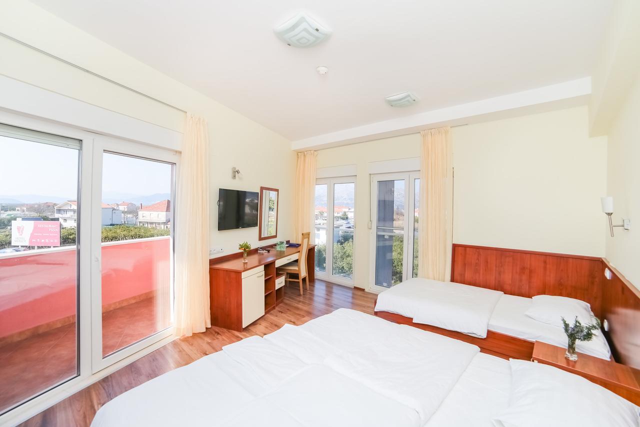 Hotel Merlot Opuzen  Ngoại thất bức ảnh