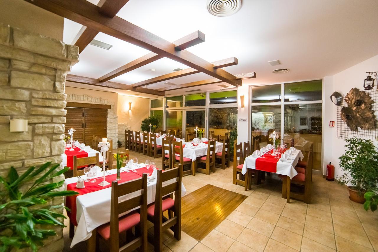 Hotel Merlot Opuzen  Ngoại thất bức ảnh