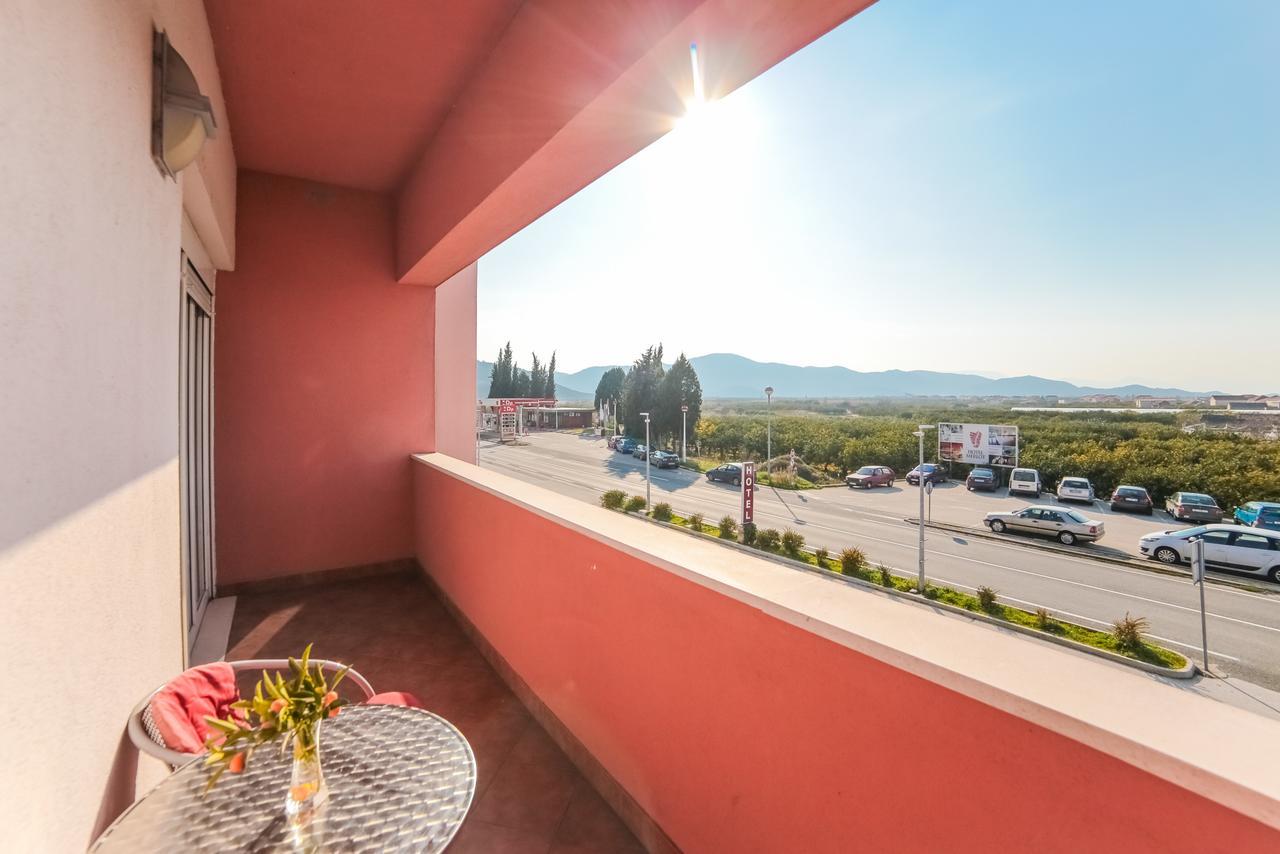Hotel Merlot Opuzen  Ngoại thất bức ảnh