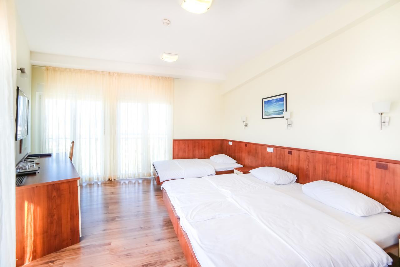 Hotel Merlot Opuzen  Ngoại thất bức ảnh