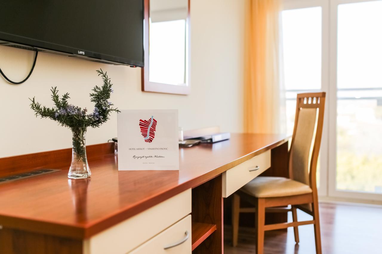 Hotel Merlot Opuzen  Ngoại thất bức ảnh